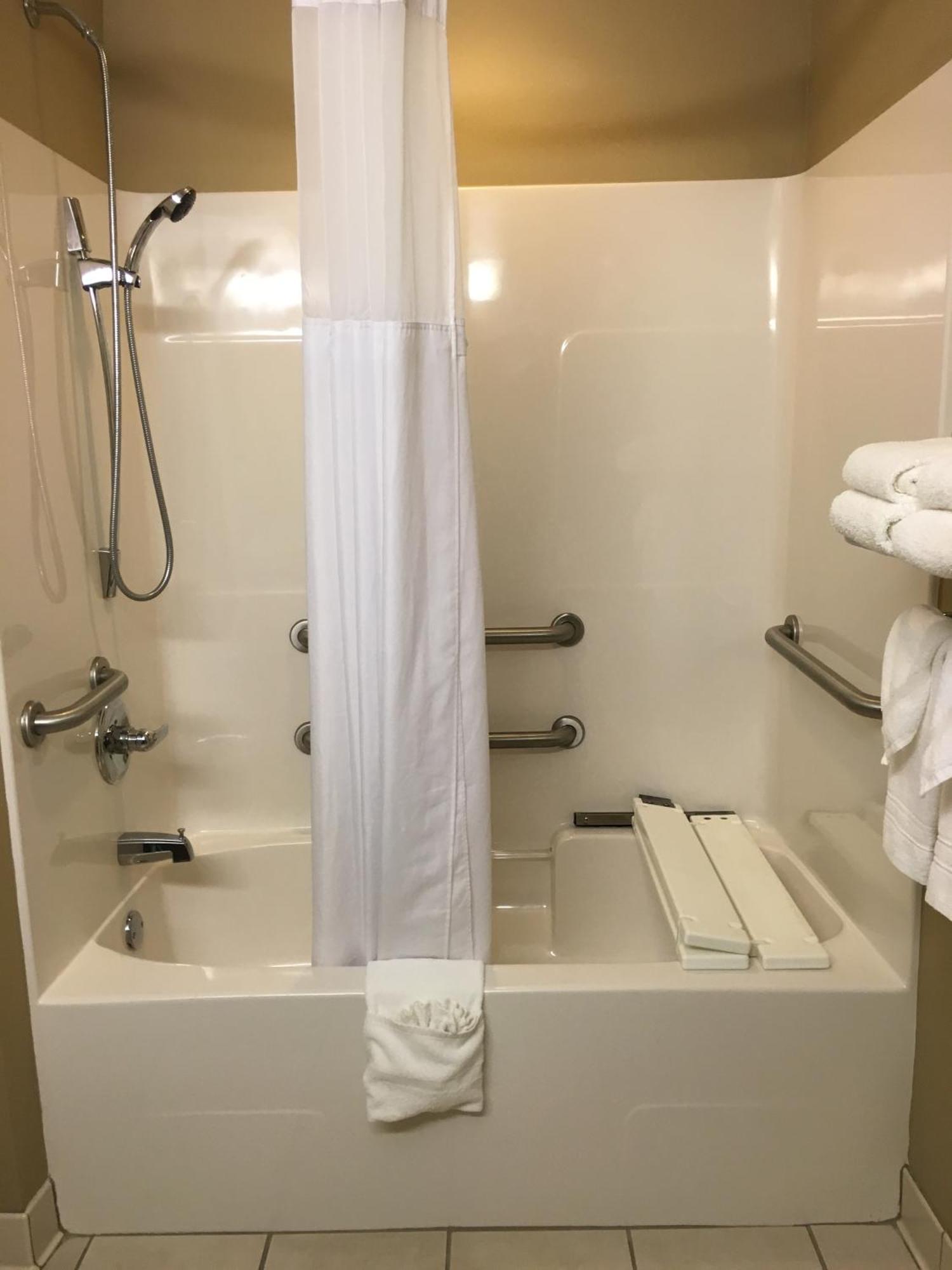 Microtel By Wyndham Perry National Fairground Area I-75 Værelse billede